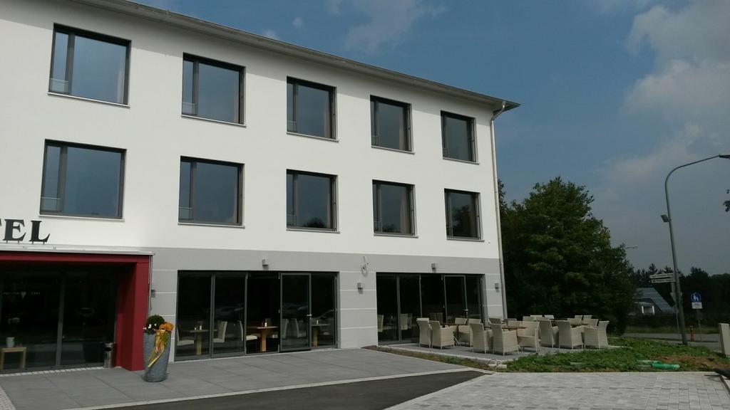 Alpenflair Hotel Buchloe Exterior photo
